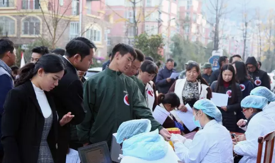 “捐献可再生的血液，挽救不可再生的生命”——恒益集团开展无偿献血活动